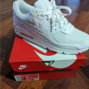 Men’s size 9.5 Nike air max